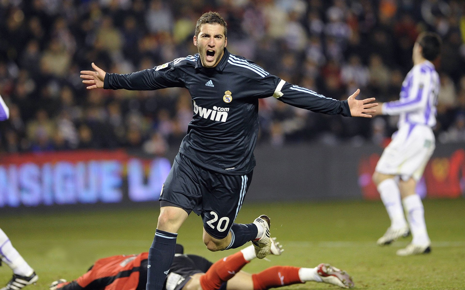 美洲杯明星演绎：炫技、拼搏、夺冠！，美洲杯巨星